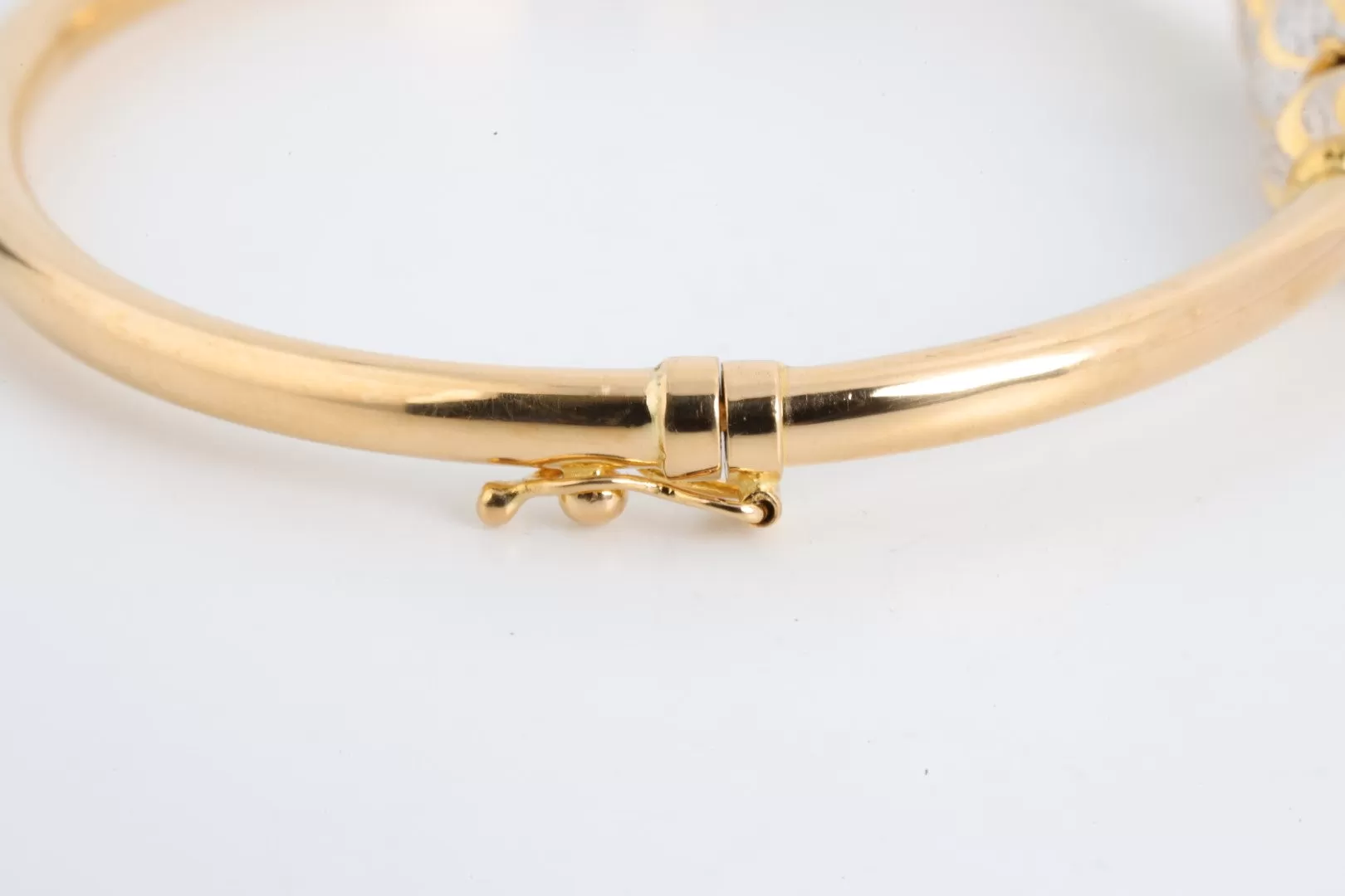 22k Two-Tone Gold Bangle Bracelet (15.64g.)