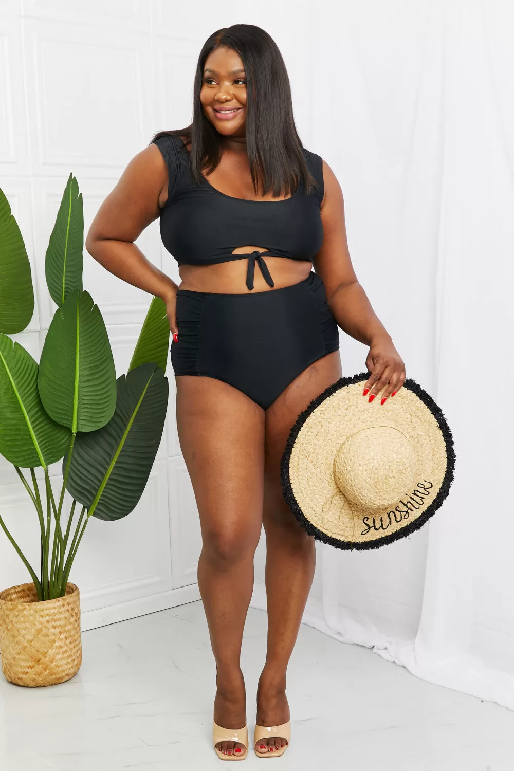 Marina West Swim Sanibel Crop-Badeoberteil und geraffte Hose im Set in Schwarz