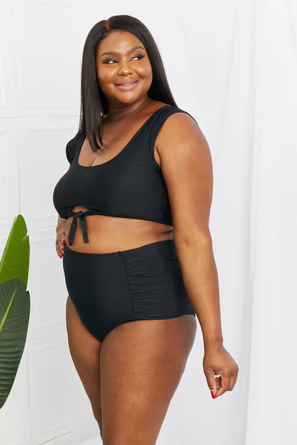 Marina West Swim Sanibel Crop-Badeoberteil und geraffte Hose im Set in Schwarz