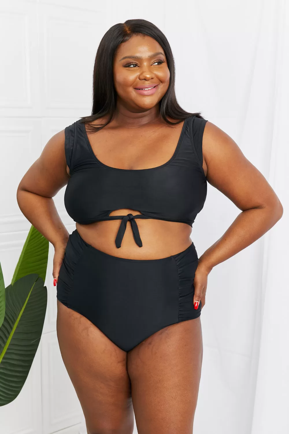 Marina West Swim Sanibel Crop-Badeoberteil und geraffte Hose im Set in Schwarz