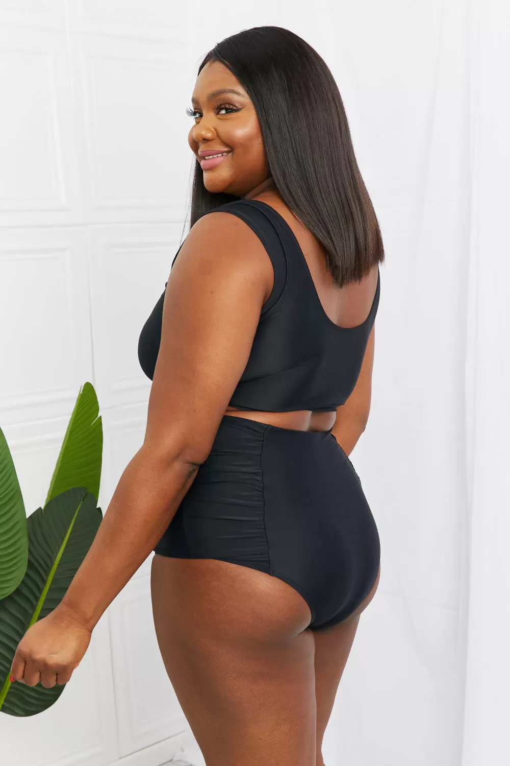 Marina West Swim Sanibel Crop-Badeoberteil und geraffte Hose im Set in Schwarz