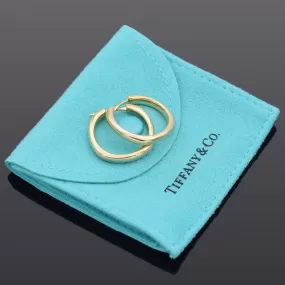 Tiffany & Co. 18K Yellow Gold 21.5 x 3.0 mm Square Cushion Hoop Earrings   Pouch